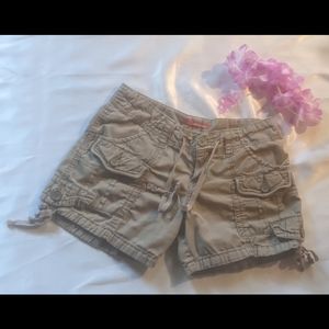 Unionbay women's tan cargo shorts size 3